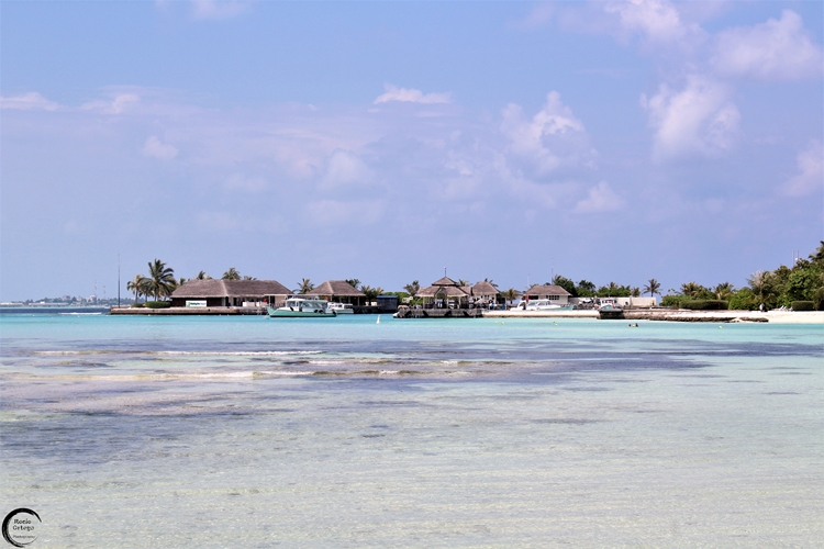 Resort visto desde Guraidhoo, Maldivas