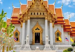 El-Templo-de-Marmol-o-Wat-Benchamabophit